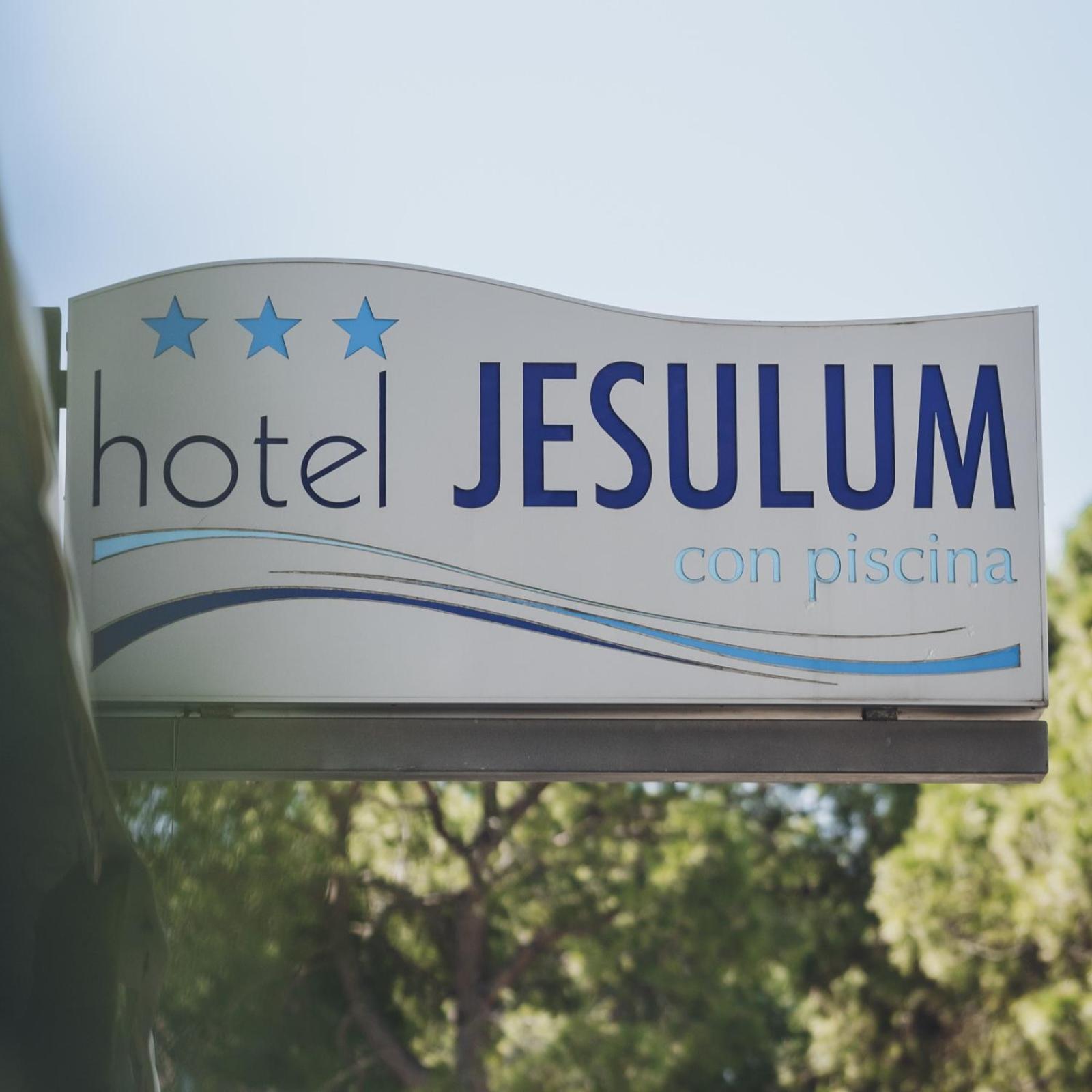 Hotel Jesulum ลิโดดิเยโซโล ภายนอก รูปภาพ