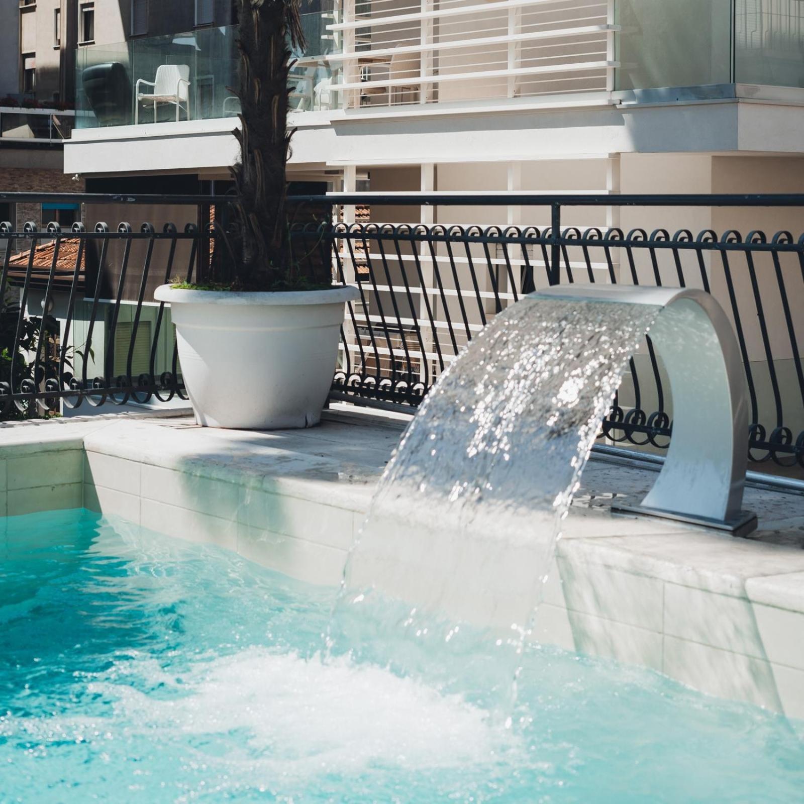 Hotel Jesulum ลิโดดิเยโซโล ภายนอก รูปภาพ